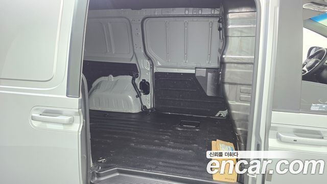 Hyundai Staria Cargo 3-Seater — photo 1 of 20