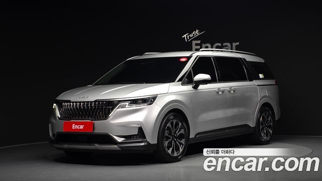 Kia Canival Gasoline 7-Seater Noblesse — photo 1 of 33