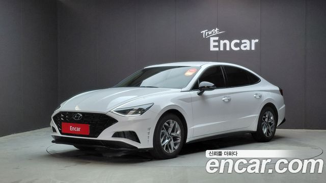 Hyundai Sonata 2.0 — photo 1 of 32