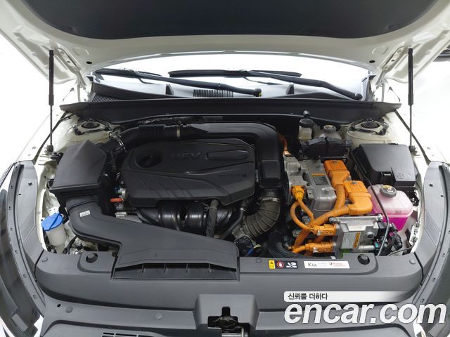 Kia K5 Signature — photo 1 of 35