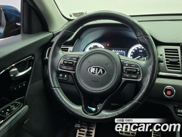 Kia Niro Noblesse — photo 1 of 19