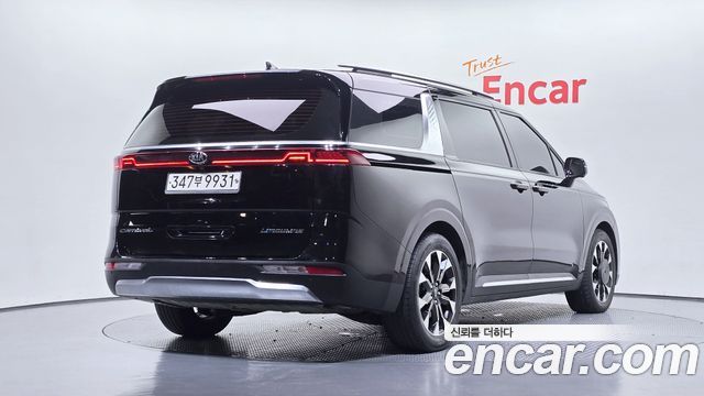 Kia Canival 7-Seater Noblesse — photo 1 of 36