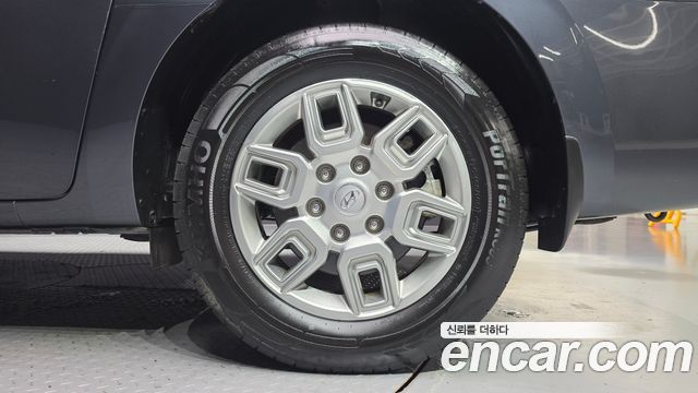 Hyundai Staria Cargo 5-Seater — photo 1 of 33