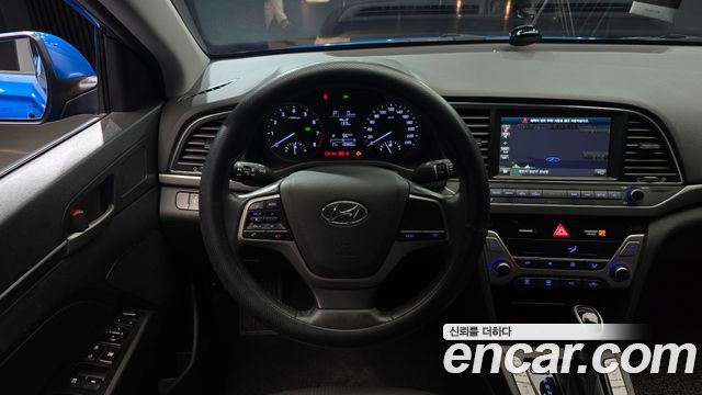 Hyundai AVANTE 1.6 GDI Smart — photo 1 of 20