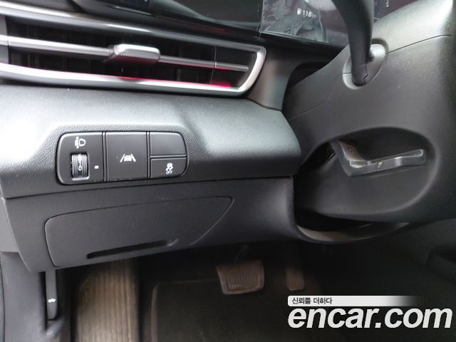 Hyundai AVANTE 1.6 — photo 1 of 29