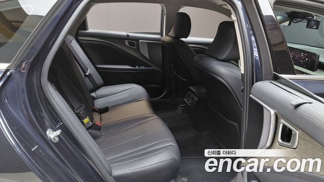 Kia K8 2.5 Gasoline 2WD — photo 1 of 31