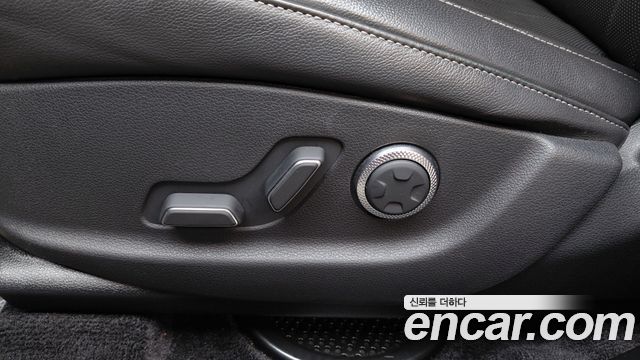 Genesis GV80 2.5T Gasoline AWD — photo 1 of 31
