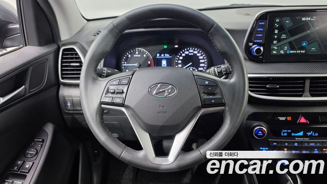 Hyundai Tucson Diesel 2.0 2WD — photo 1 of 20