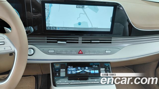Hyundai Grandeur Exclusive — photo 1 of 20