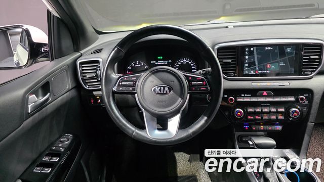 Kia Sportage Gasoline — photo 1 of 31
