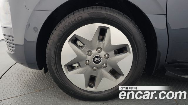 Hyundai Staria L3.5 Tourer 11-Seater — photo 1 of 39