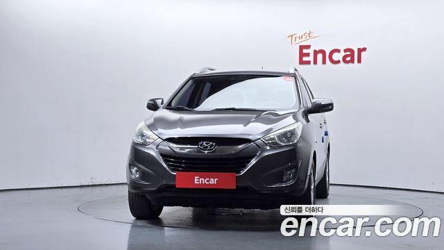 2009 Hyundai Tucson Diesel 2WD LX20, photograph 3