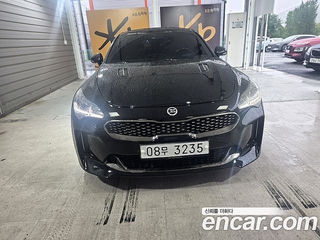 Kia Stinger 2.0 Turbo 2WD — photo 1 of 20