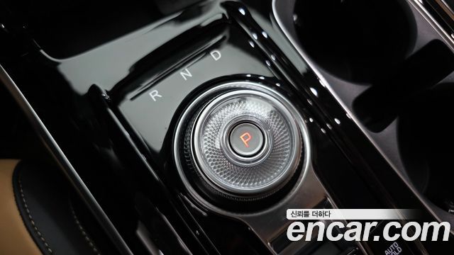 Kia Canival Diesel 7-Seater Signature — photo 1 of 37