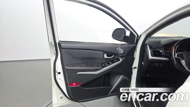 KG_Mobility_Ssangyong KORANDO 2.2 RX 2WD — photo 1 of 34