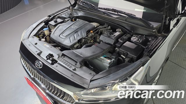 Kia K7 2.2 Diesel Prestige — photo 1 of 20