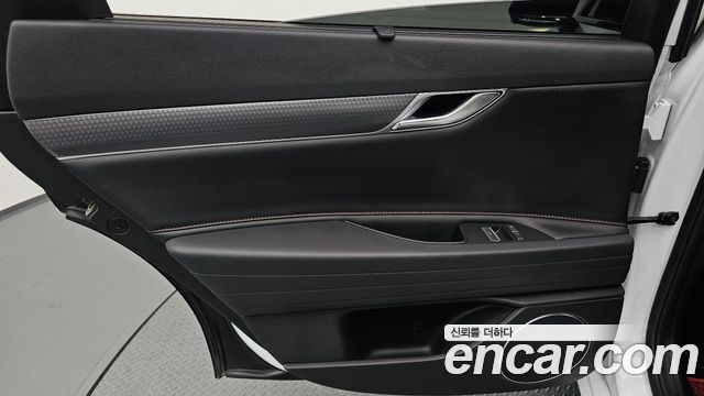 Genesis G80 Gasoline 2.5 Turbo AWD — photo 1 of 35