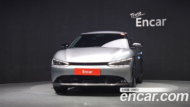 Kia EV6 Long Range — photo 1 of 20