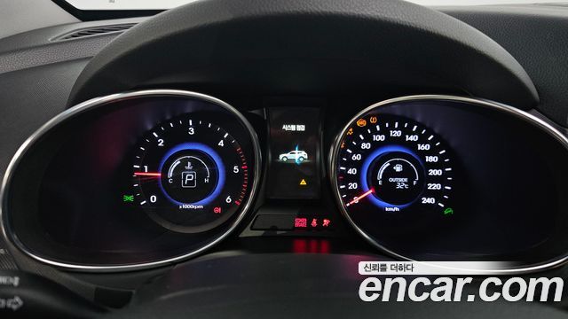 Hyundai Santafe Diesel(e-VGT) 2.0 2WD Exclusive — photo 1 of 20