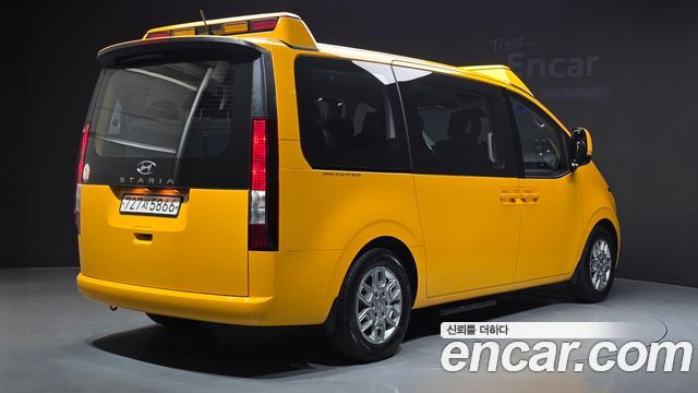 Hyundai Staria L3.5  Kinder Safety Car — photo 1 of 31