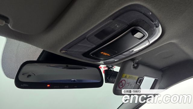 Hyundai AVANTE 1.6 — photo 1 of 20