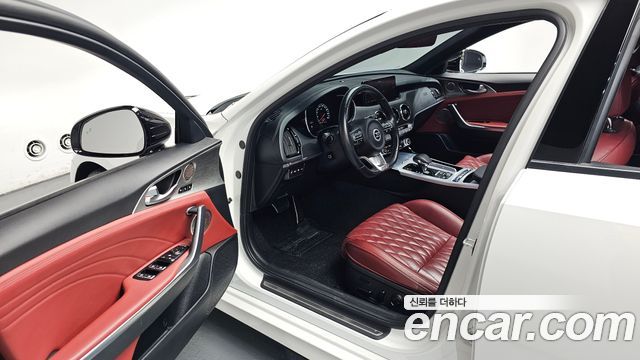 Kia Stinger 3.3 GT AWD Masters Turbo Package — photo 1 of 34