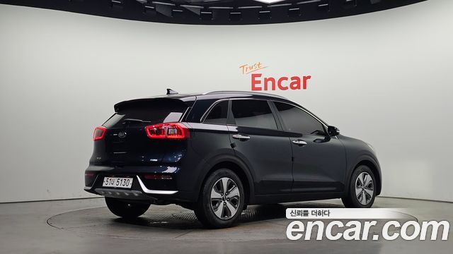 Kia Niro Noblesse — photo 1 of 20