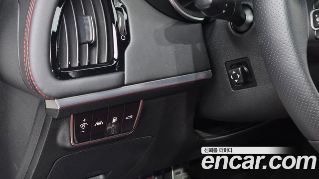 Kia Stinger 3.3 GT AWD Masters Turbo Package — photo 1 of 31