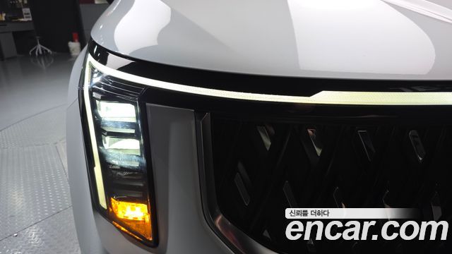 Kia Canival Gasoline 9-Seater Prestige — photo 1 of 34