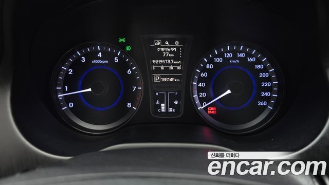 2016 Hyundai Grandeur HG240 Modern Collection, photograph 10