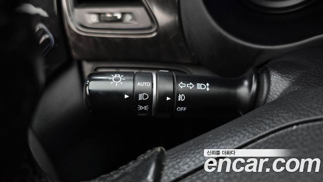 2016 Hyundai Grandeur HG240 Modern Collection, photograph 4