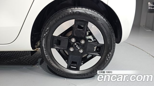 Kia RAY Air — photo 1 of 34