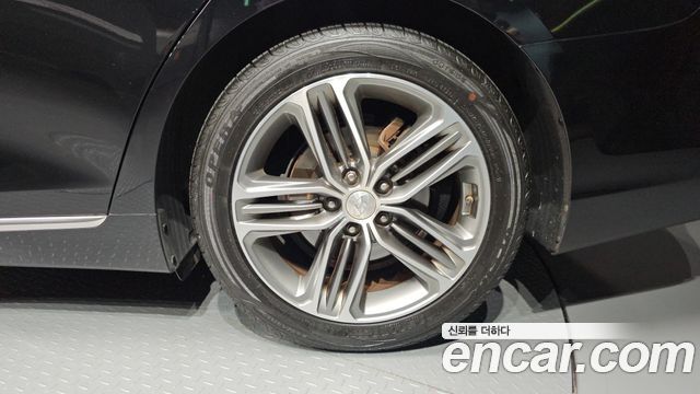 Hyundai Grandeur 2.4 Premium — photo 1 of 32