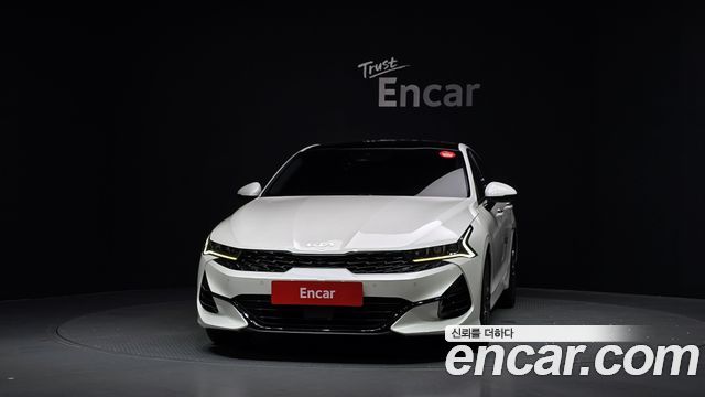 2022 Kia K5 2.0, photograph 1