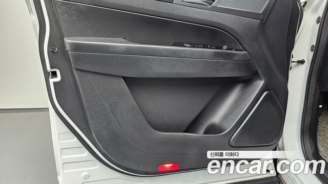 2023 KG_Mobility_Ssangyong Rexton Diesel 2.2 4WD, photograph 12