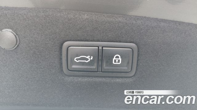 Kia K8 2.5 Gasoline 2WD — photo 1 of 33