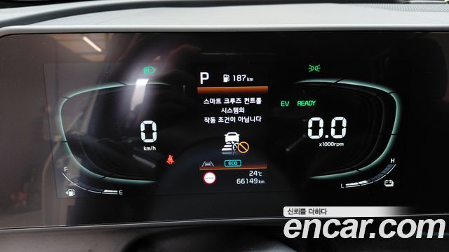 Kia Sportage Nobleless 2WD — photo 1 of 33