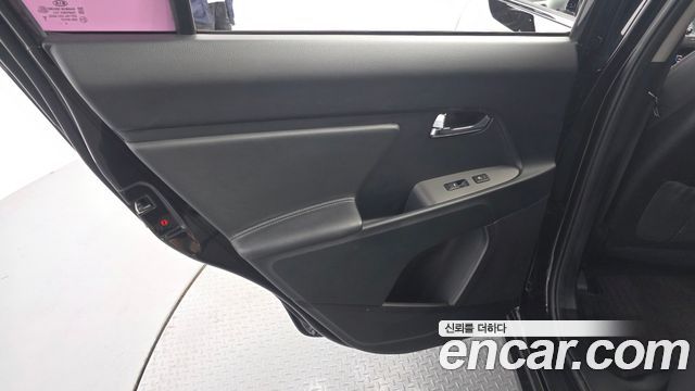 Kia Sportage Diesel 2WD Prestige — photo 1 of 33