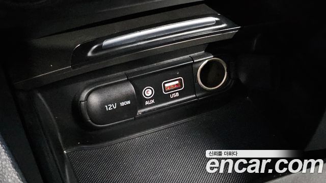 Kia K5 2.0 LPI Rental Car — photo 1 of 20