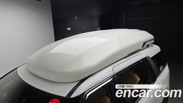 Kia Canival Diesel 9-Seater Prestige — photo 1 of 37