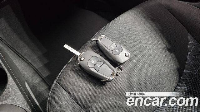 2021 ChevroletGMDaewoo Spark LT, photograph 2