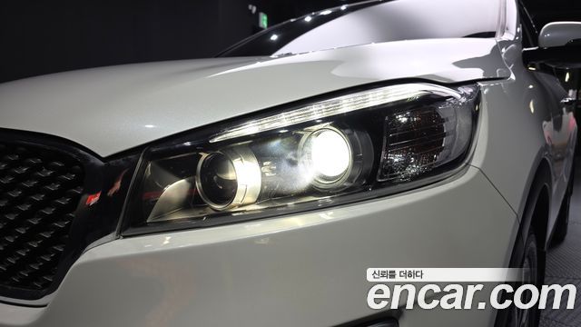 Kia Sorento Diesel 2.0 2WD — photo 1 of 32