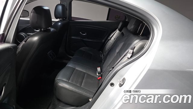Renault-KoreaSamsung SM3 RE — photo 1 of 31