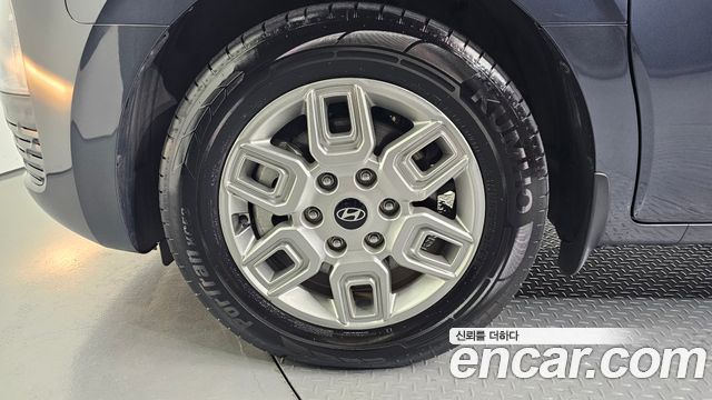 Hyundai Staria HEV 1.6 Cargo 5-Seater — photo 1 of 20