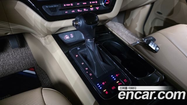 2016 Kia Canival 9-seater Noblesse, photograph 6
