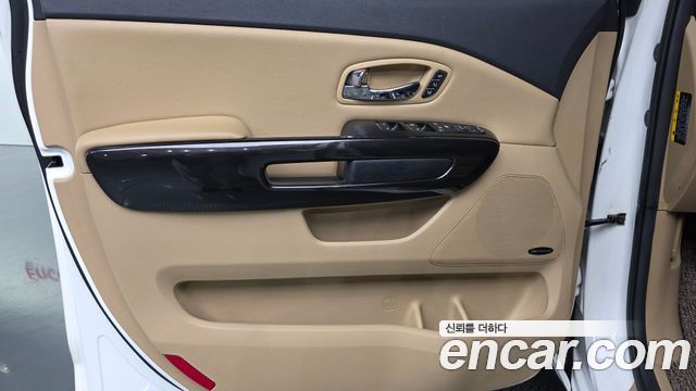 2016 Kia Canival 9-seater Noblesse, photograph 4
