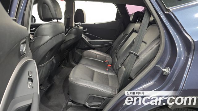 Hyundai Santafe Diesel(e-VGT) 2.0 2WD Exclusive — photo 1 of 30
