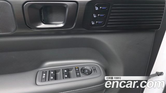 2024 Hyundai Santafe Gasoline 2.5T 4WD, photograph 3
