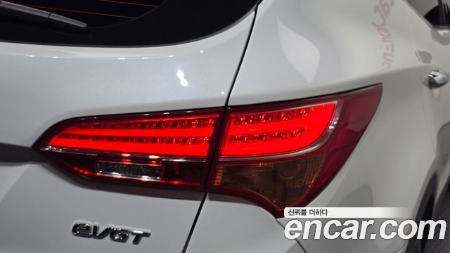 Hyundai Santafe Diesel(e-VGT) 2.0 2WD Exclusive — photo 1 of 30