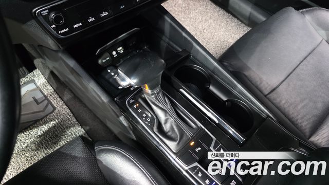 Kia K7 3.0 LPI Prestige(Disabled) — photo 1 of 33